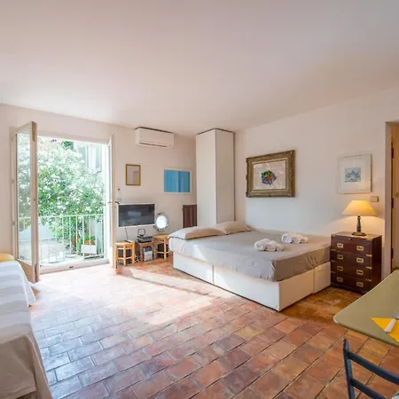Suitelowcost Les Lauriers - Place Des Lices