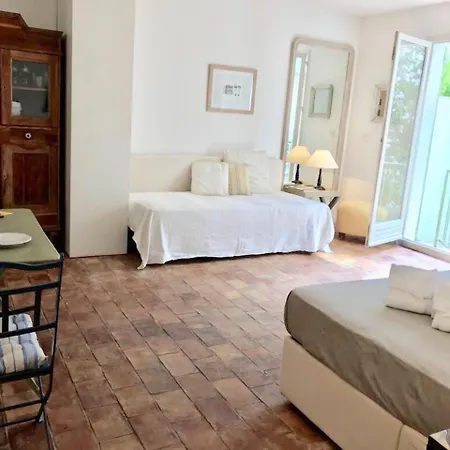 Suitelowcost Les Lauriers - Place Des Lices